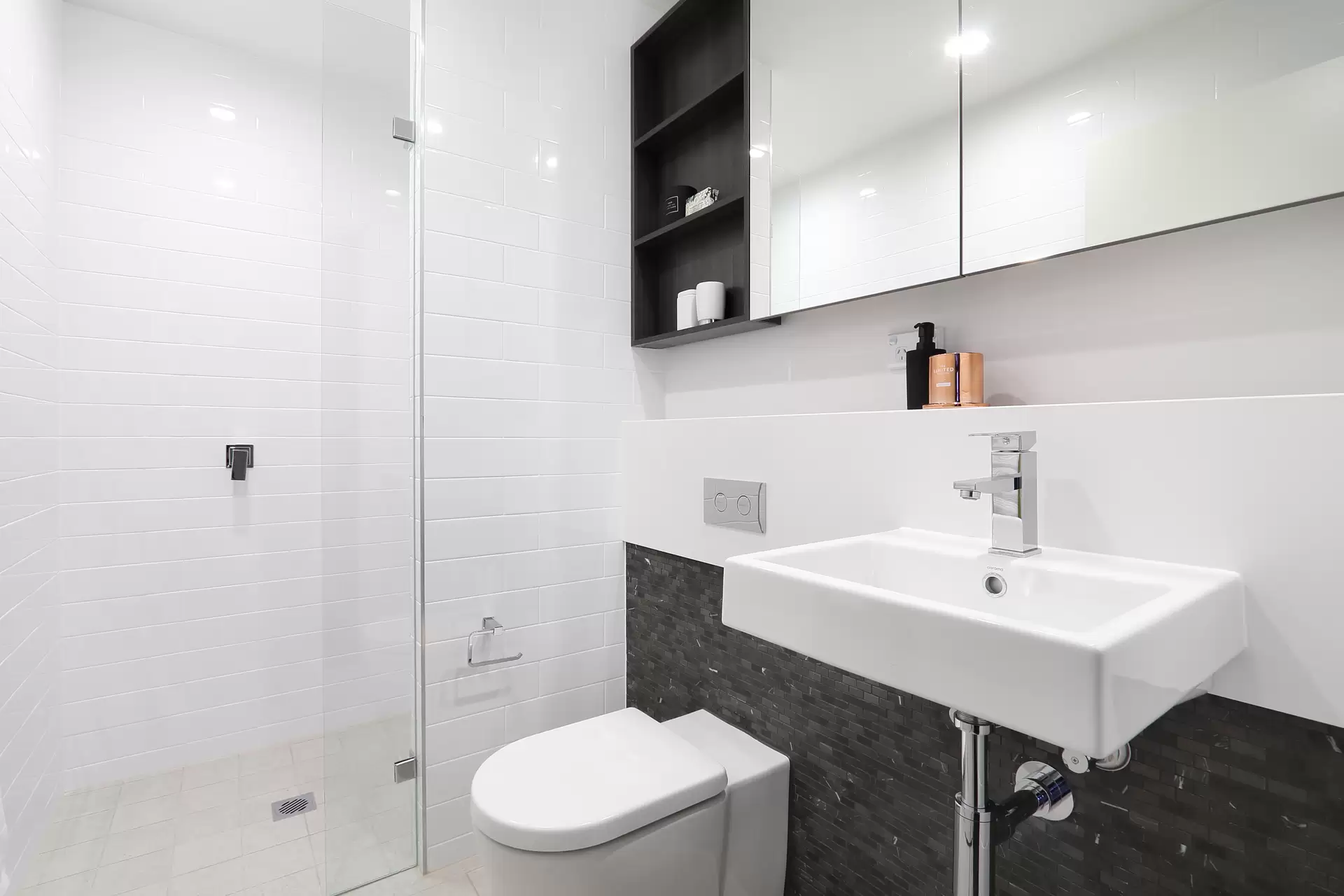 B302/1 Brightwell Lane, Erskineville Leased by The Gallery Real Estate - image 1