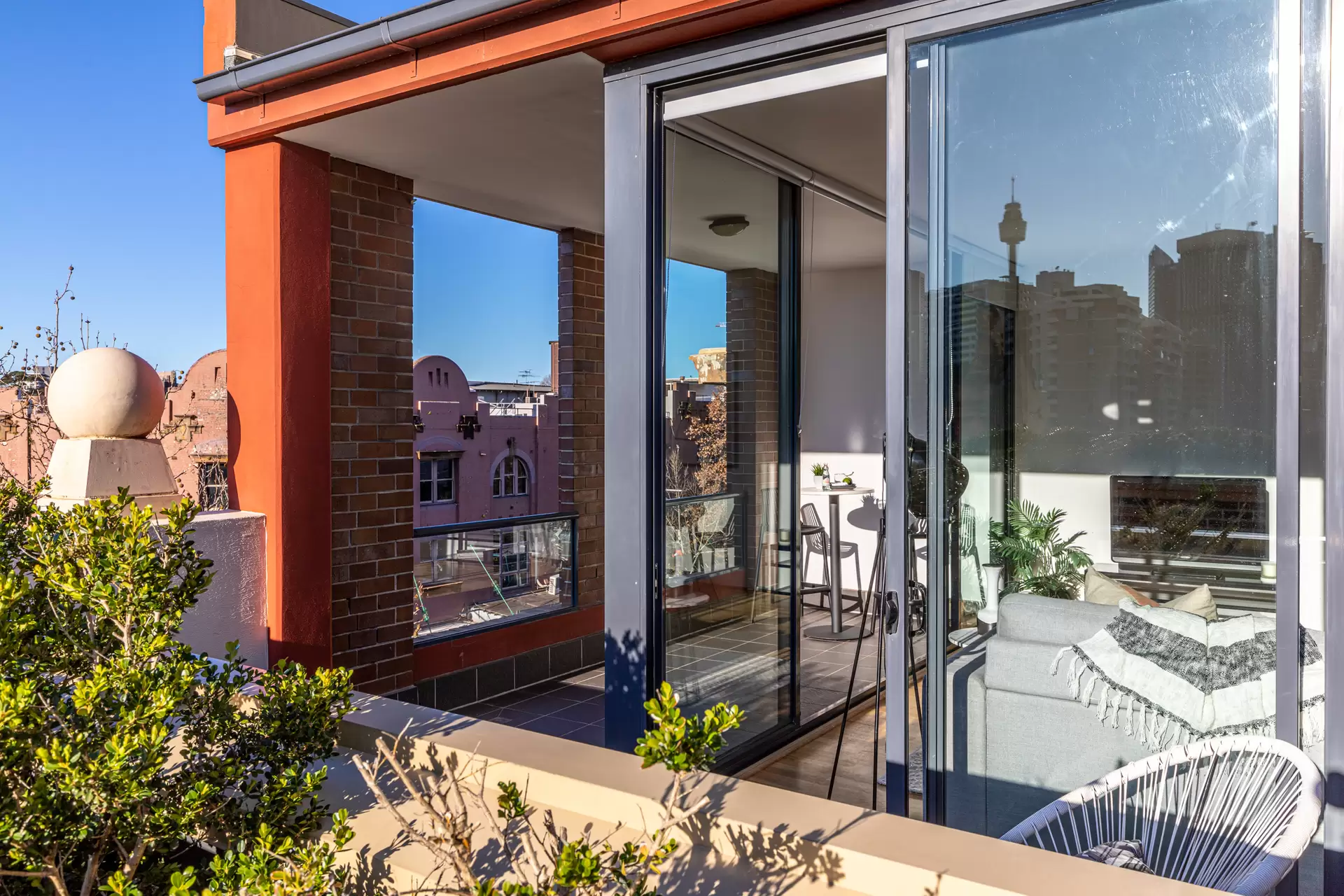 19/107 Oxford St, Darlinghurst Leased by The Gallery Real Estate - image 1