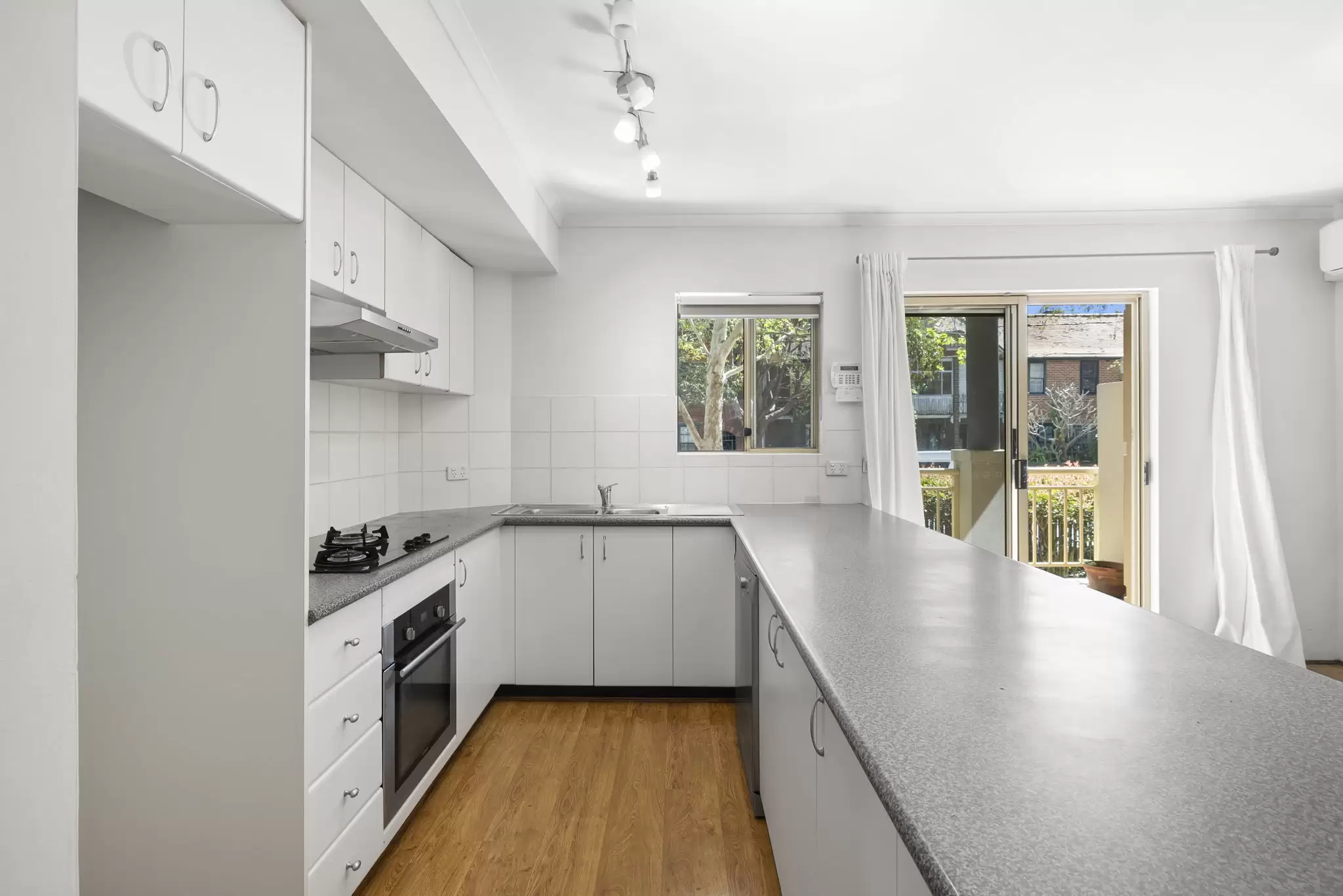 16/41 Pitt Street, Redfern Leased by The Gallery Real Estate - image 3