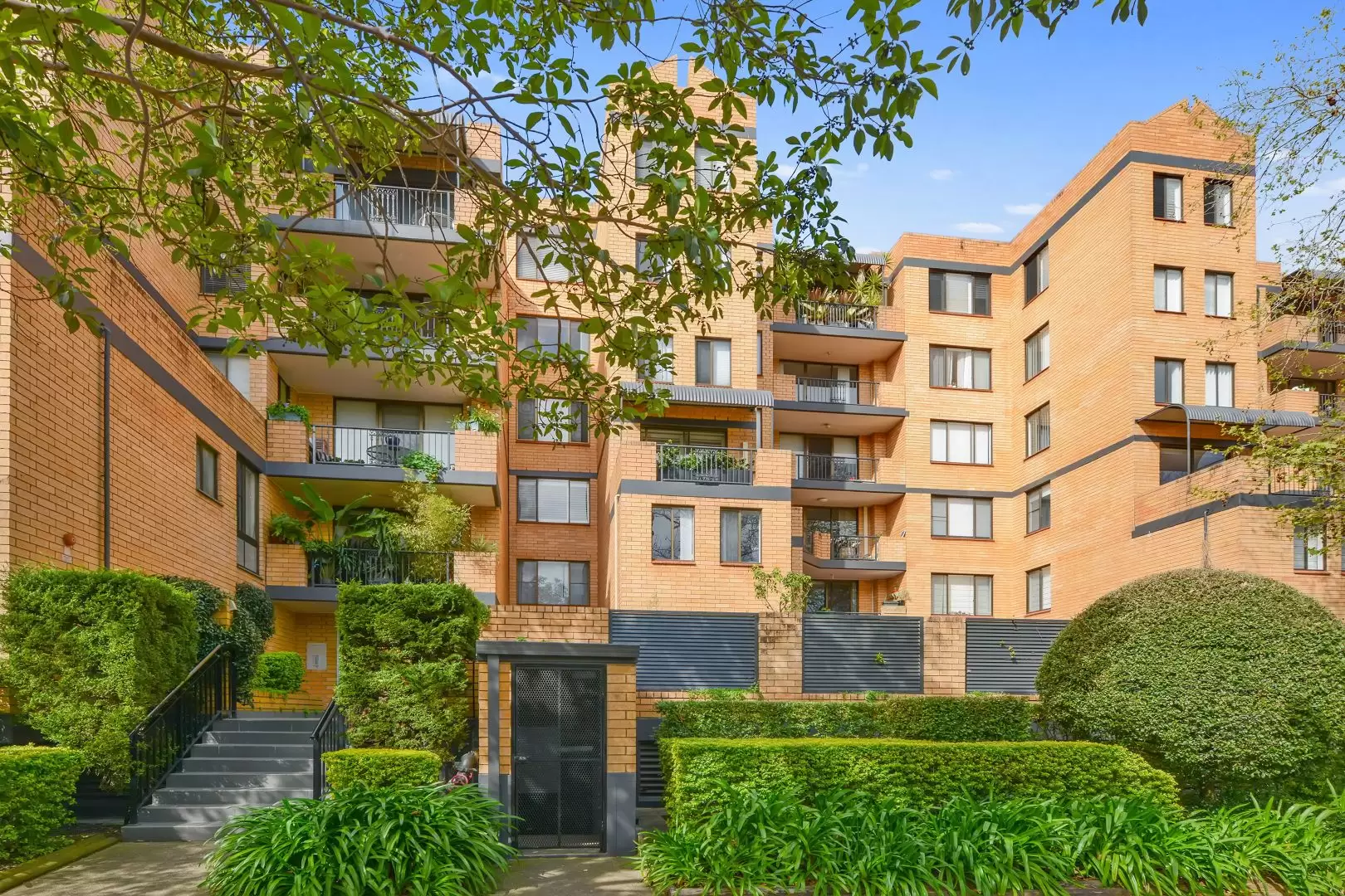 41/758-768 Bourke St, Redfern Leased by The Gallery Real Estate - image 11