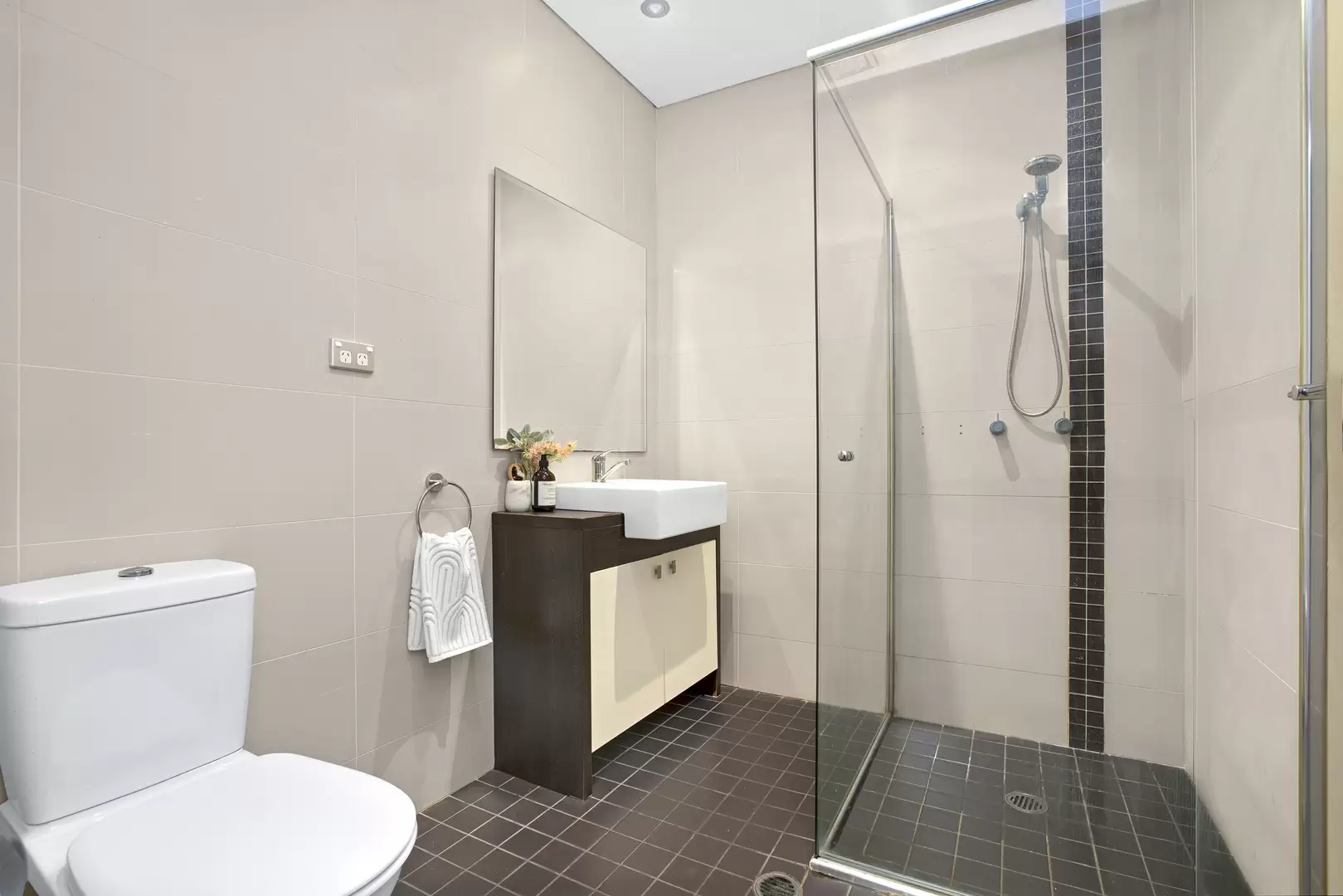 11/1-7 Macaulay Rd, Stanmore Leased by The Gallery Real Estate - image 5
