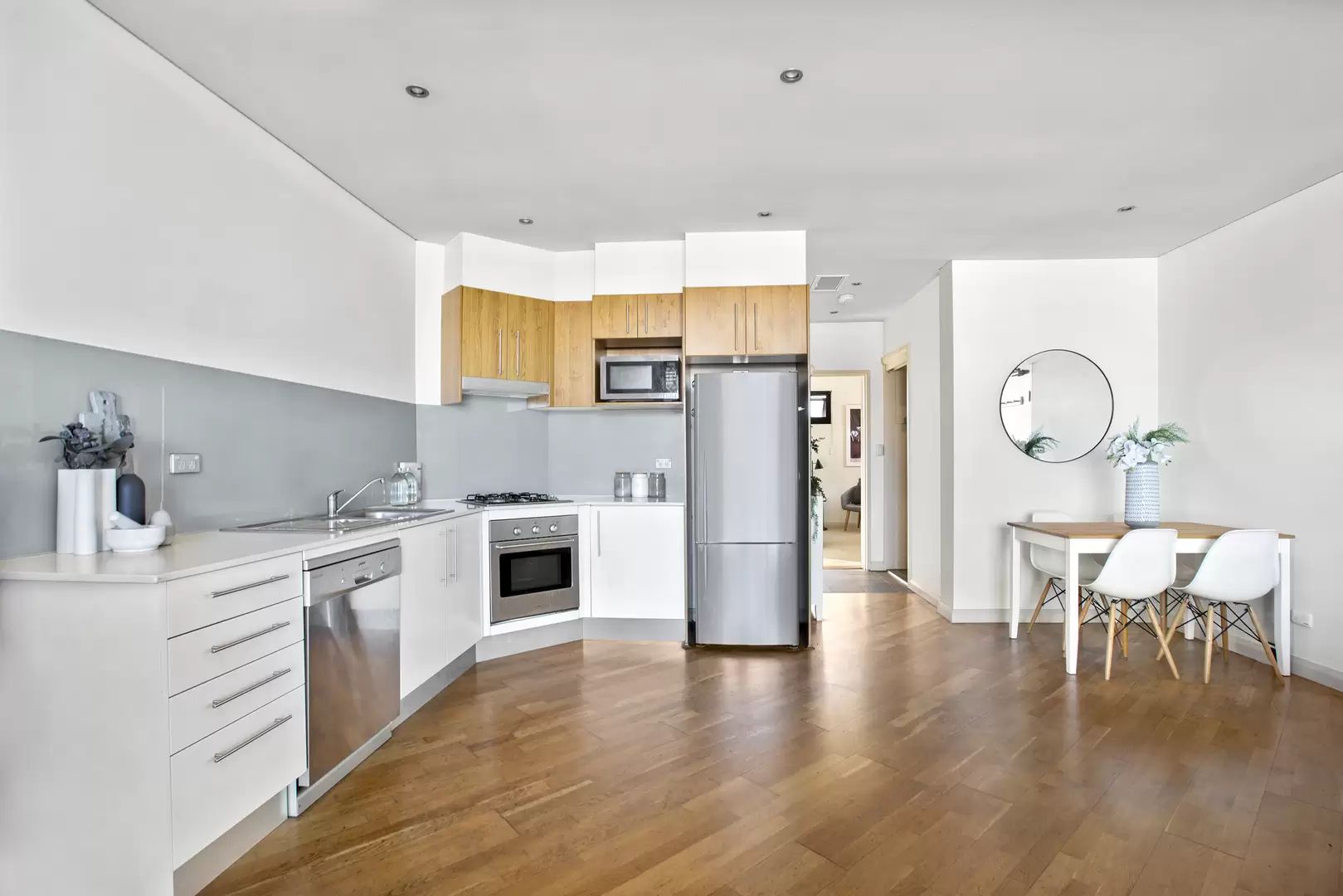 11/1-7 Macaulay Rd, Stanmore Leased by The Gallery Real Estate - image 2