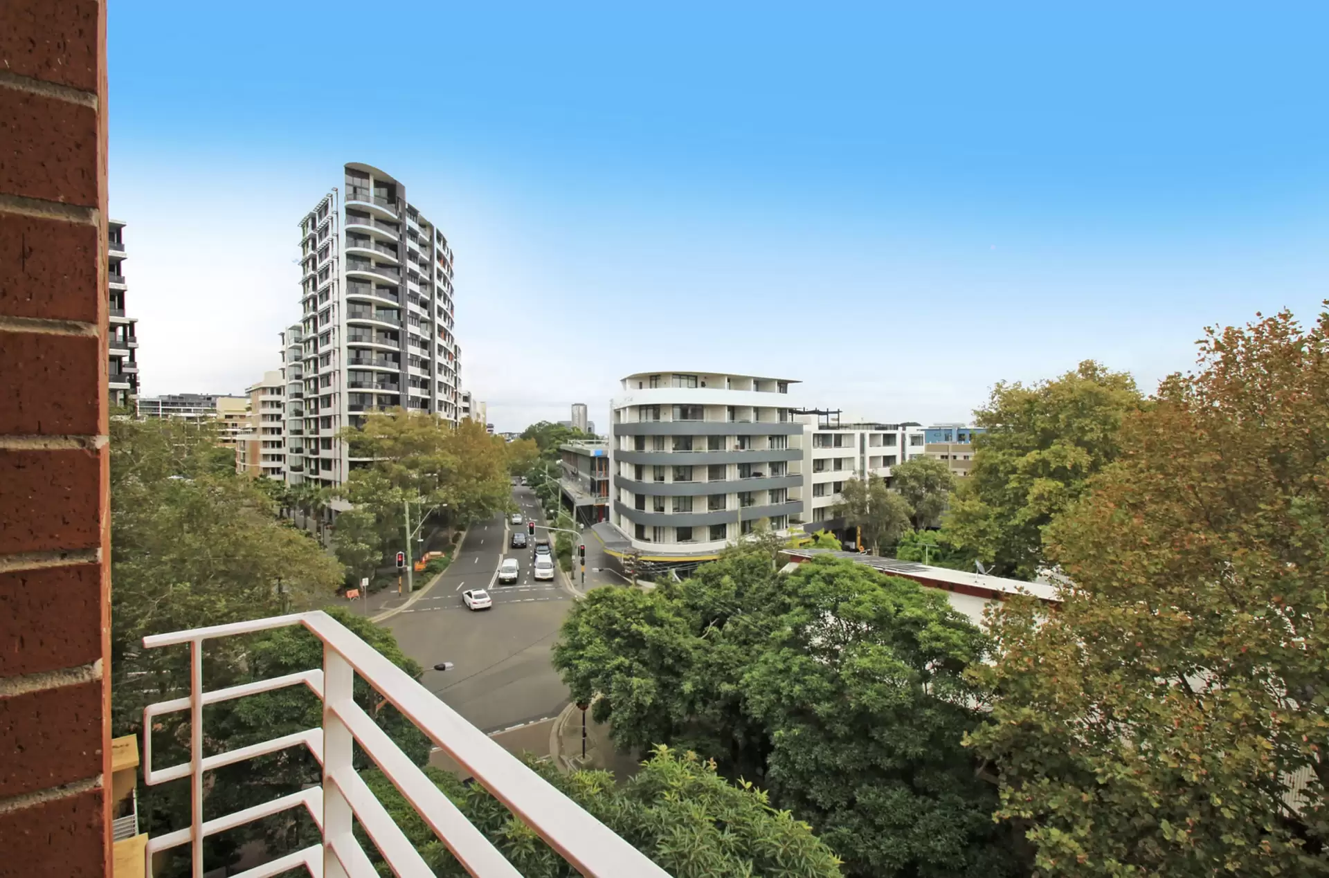 H424/780 Bourke Street, Redfern Leased by The Gallery Real Estate - image 1