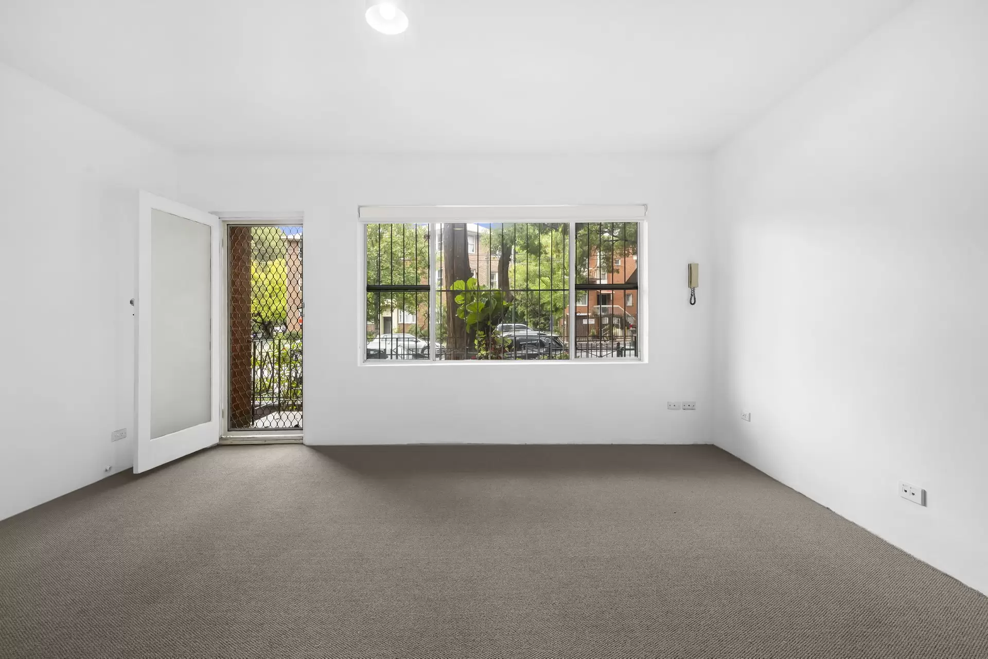 2/16 Cooper Street, Redfern Leased by The Gallery Real Estate - image 1