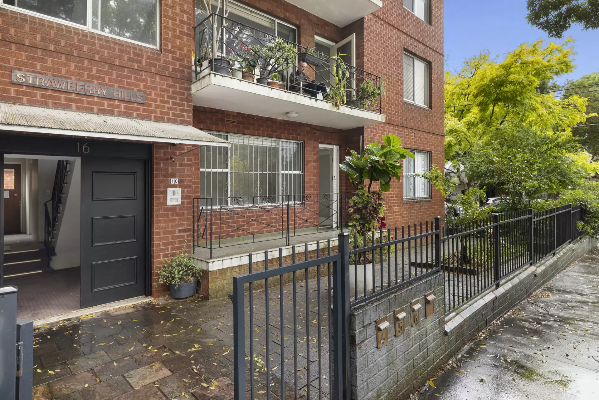 2/16 Cooper Street, Redfern Leased by The Gallery Real Estate - image 1