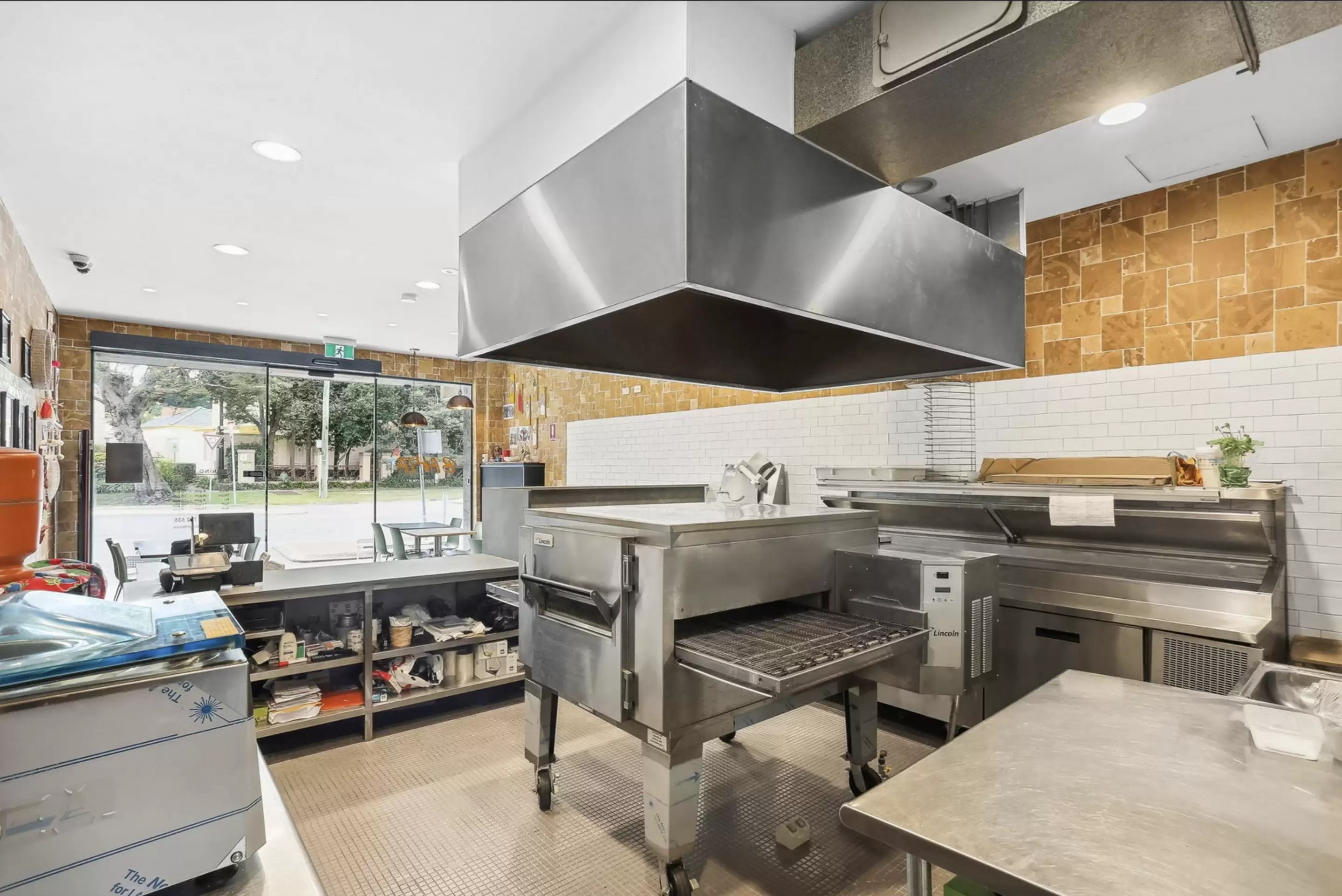 59 Todman Avenue, Kensington Leased by The Gallery Real Estate - image 4